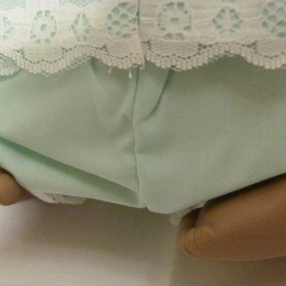 Yolanda Bello "Shawna" African American Porcelain Doll: Ashton Drake Galleries - Picture 9 of 12